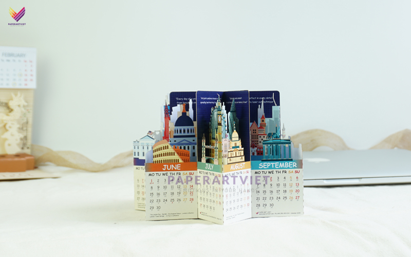 Plus 360-degree desk calendar